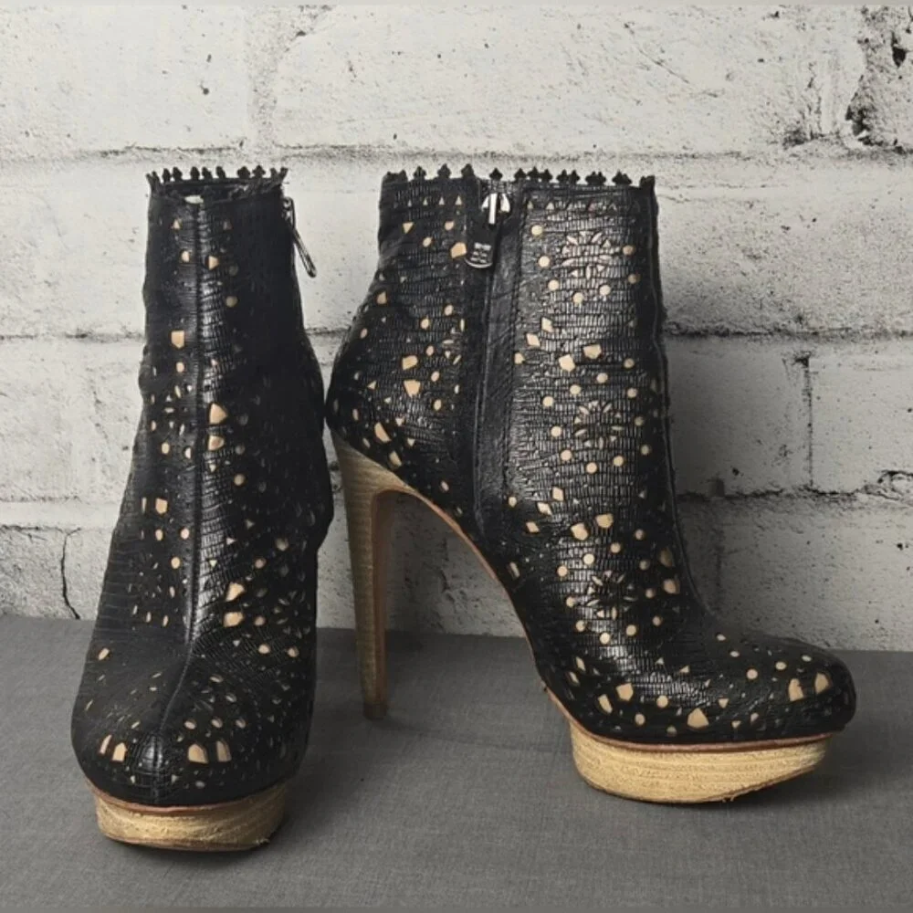 BCBGMAXAZRIA Laser Cut Platform Booties Black Tan Stiletto | 6.5